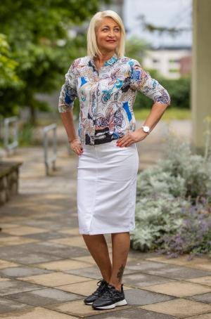 Golléhaug női szoknya, egyenes, elöl sliccelt