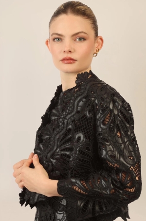 Apart női kabátka, riselt, bőrhatású