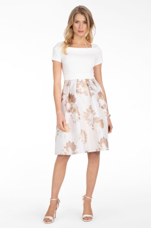 Apart női ruha felül krém,alul brokát