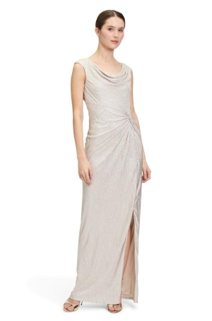 Vera Mont női ruha hosszú,ujjatlan,pulykanyakú,bal oldalán brossal raffolt